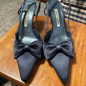 Adorable Satin Manolo Blahnik Heels